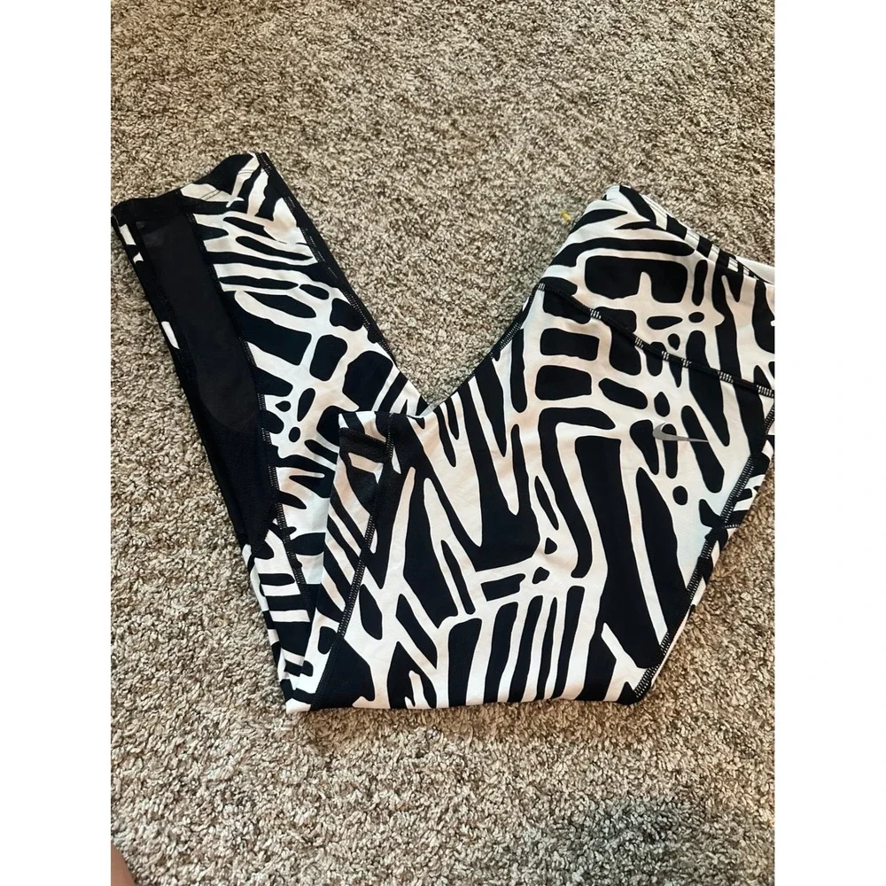 Nike Dri-FIT Women Black White Zebra Print Mesh Running Tights Leggings LT